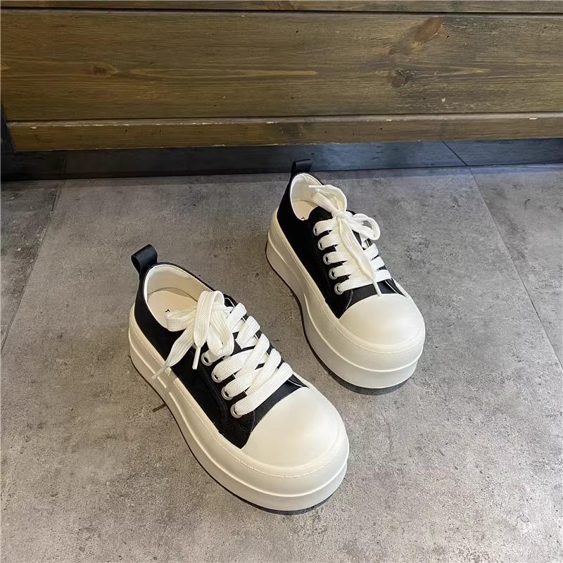 2025 spring and autumn new thick-soled muffin little white shoes women's versatile height increase casual sports board shoes bread shoes single shoes
