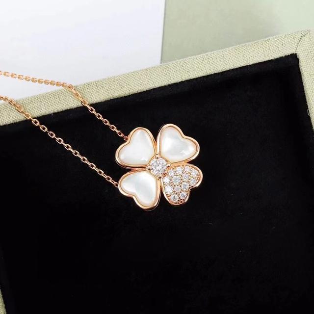 New Europe Sale Lucky Grass Necklace Black Red Agate White Shell Shine Women's 18K Champagne Gold S925 Sterling Silver Fine