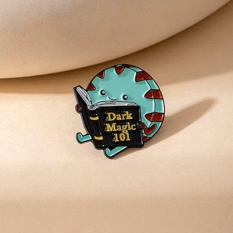 Creative Cartoon Medal Reader s Day Student Badge - Alloy Brooch Accessory for Campus