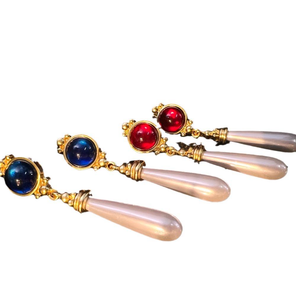New Pearl Water Drop Earrings: Retro Niche, Court Style, High-End, Gold-Plated Copper.