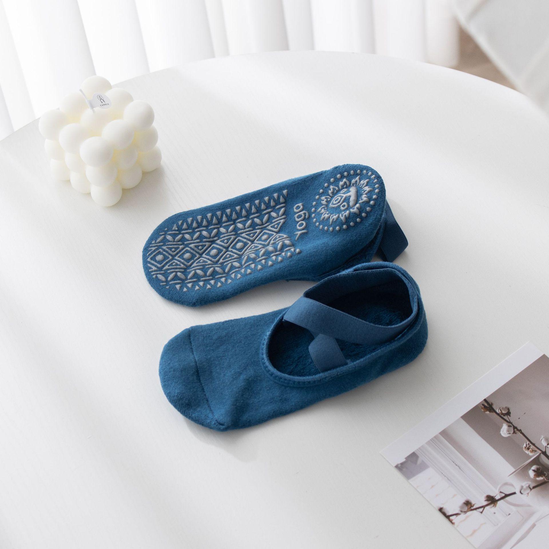 

Autumn Round Toe Terry Yoga Socks - Non-slip Pilates Professional Socks One Size небо синє кольору