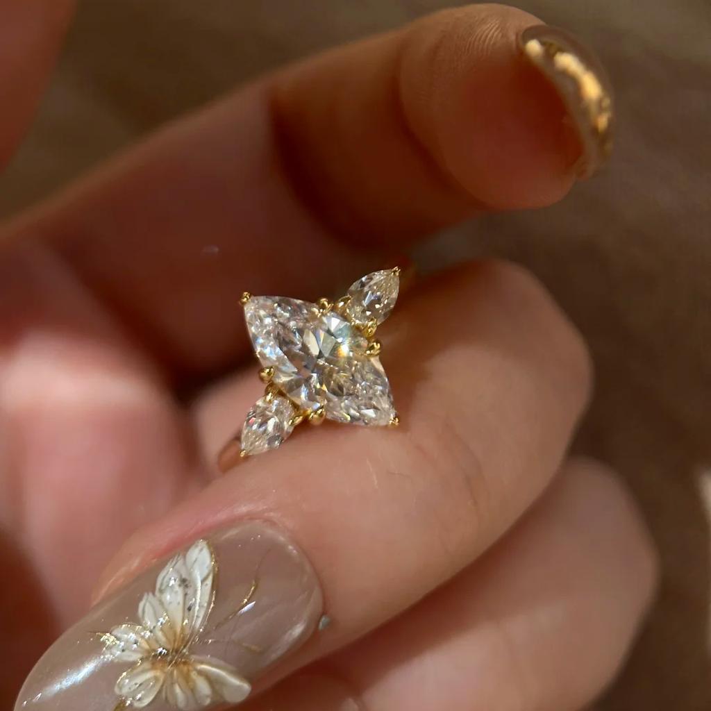 Light Luxury High-End Temperament Large Horse Eye Zircon Ring Fashion Simulation Moissanite Engagement Ring Diamond Ring