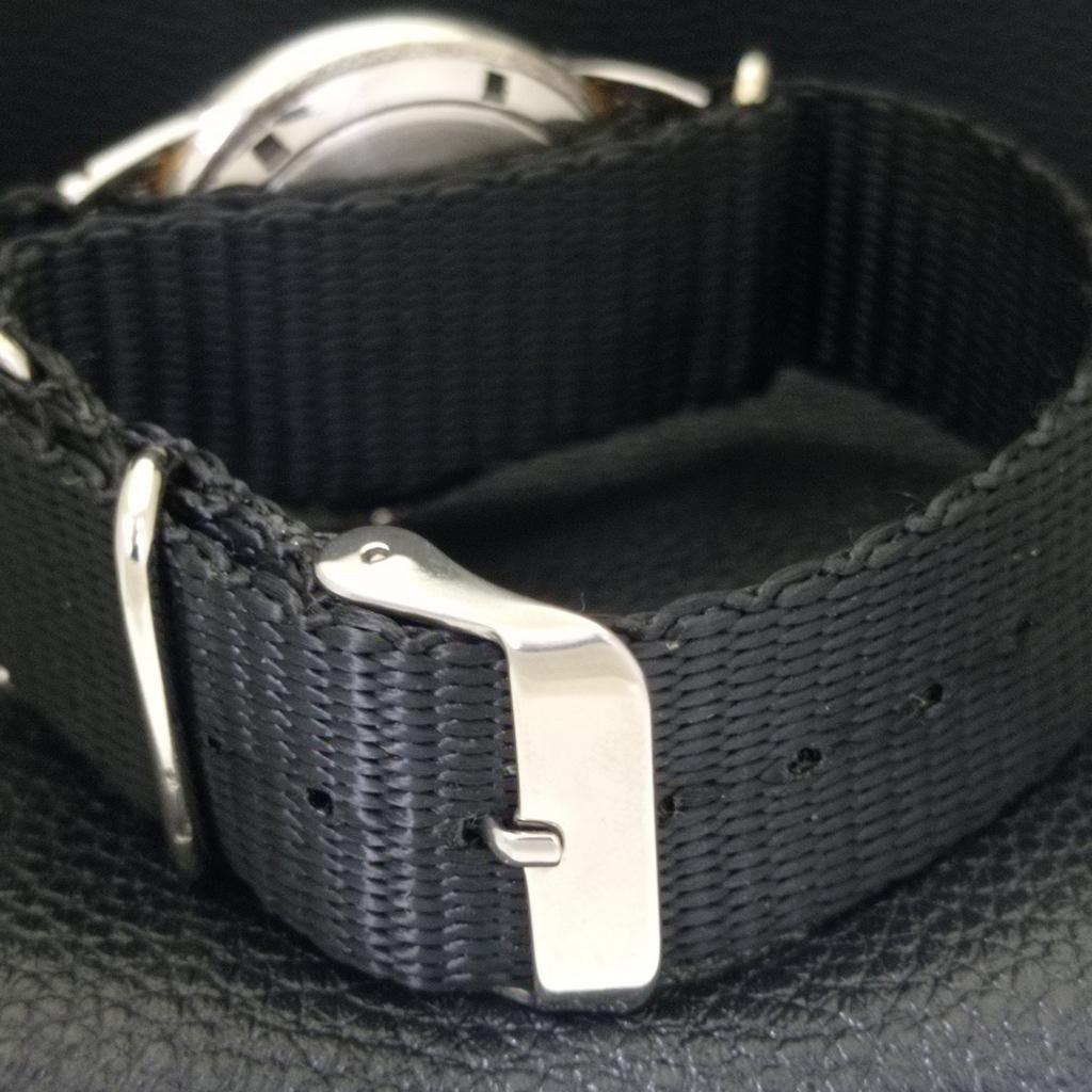 VINTAGE TITONI AIRMASTER ROTOMATIC SWISS MENS CREAM COLOR DIAL WATCH A700334-5 R202-a700334