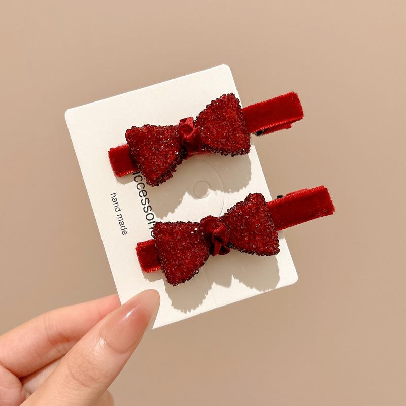 

2 шт. Червона новорічна шпилька-бант для волосся для жінок, мила маленька перлова бічна заколка-бант, головний убір для вечірки дівчат, аксесуари для волосся A3