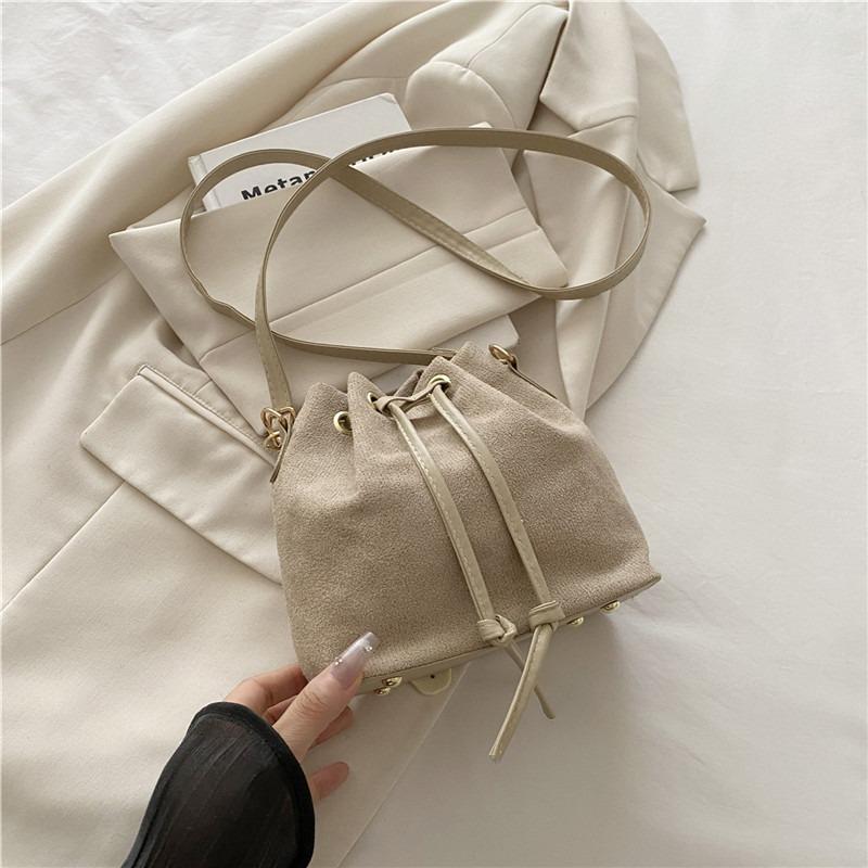 

Today s popular bags, women s summer new trendy fashion casual shoulder bags, commuter messenger bucket bags хакі