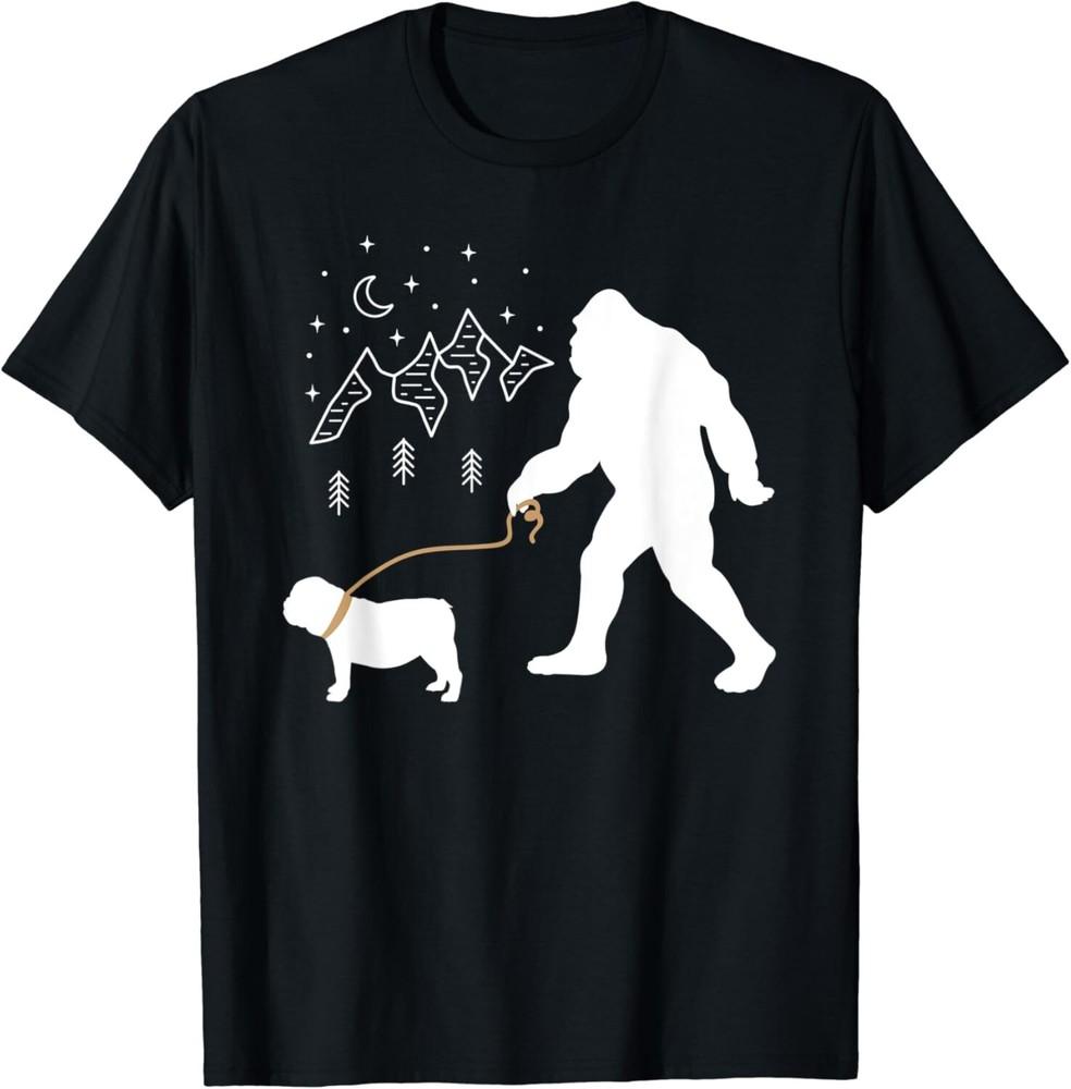 Bigfoot geht mit einer Englischen Bulldogge spazieren Lustiges Geschenk Unisex T-Shirt