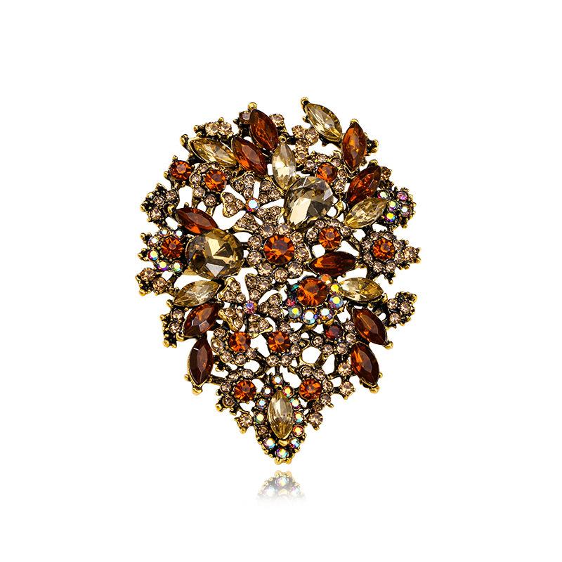 Retro Style Crystal Brooch Women's Atmospheric Corsage Coat Suit Anti-light Pin Diamond Accessories