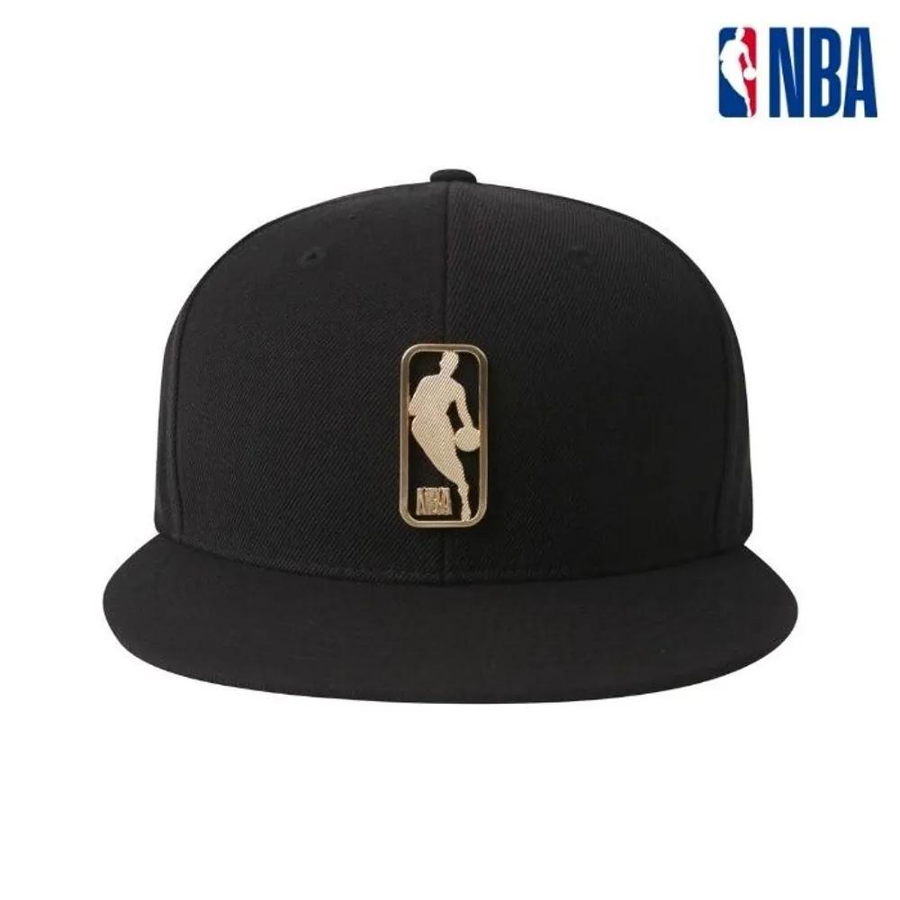 

Metal Embellished Hard Snapback N265AP611P Black Black 19
