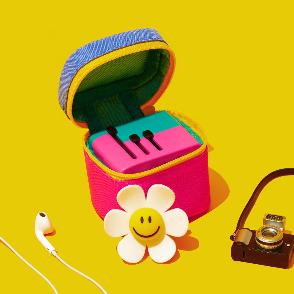 Wiggle Wiggle Universal Reiseadapter-Set mit USB-C & USB-A Weltweiter Mehrfachstecker (Pink Blau)