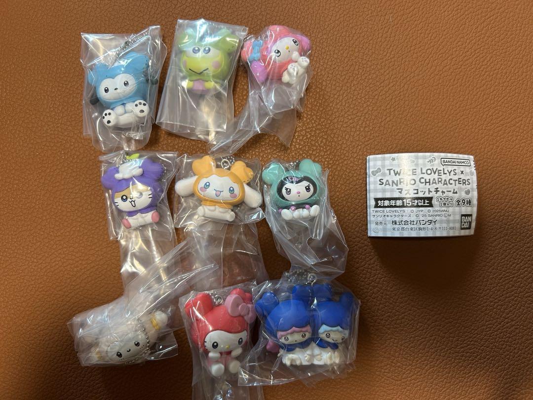 

[Б/У] TWICE LOVELYS×SANRIO CHARACTERS Гача Полная коллекция