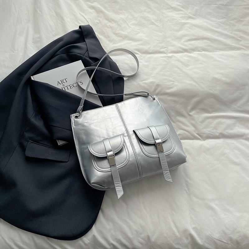 

Locomotive wind backpack bag women s retro fashion versatile high sense work commuter bag large capacity casual tote bag серебряный