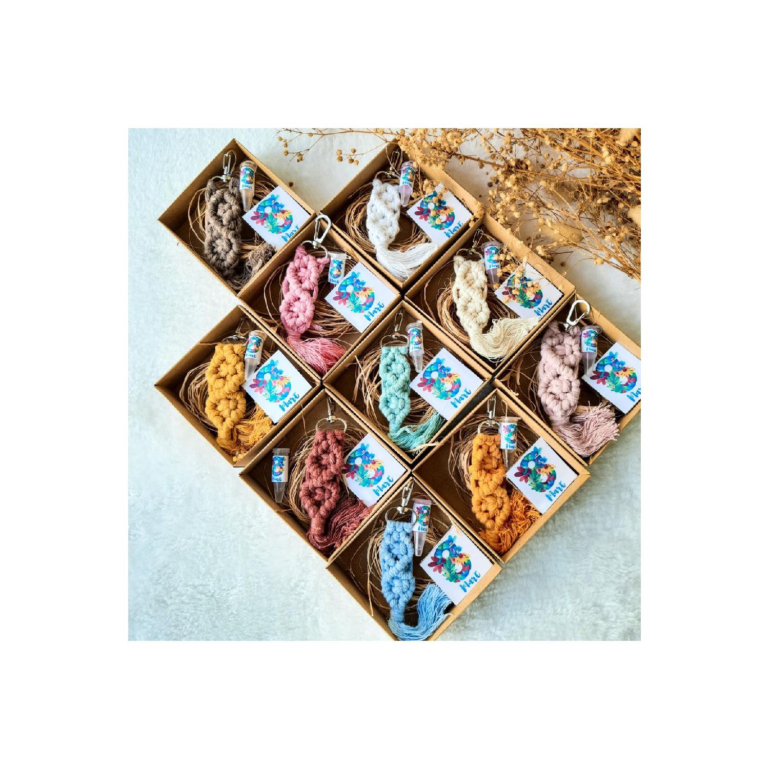 

Подарки на женский день, 10 шт., оптовая продажа, набор брелоков в крафт-боксе с макраме - подарочная коробка Cologne