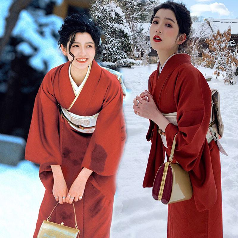 Japanese Furisode Kimono: Women's Traditional Formal Wear for Photography