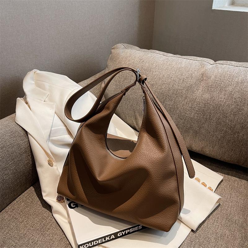 Large Capacity Bag Women's New Shoulder Bag Solid Color Fashion Women's Bag Commuter Messenger Bag
