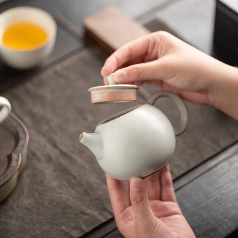 Luxury Handcrafted Ceramic Kung Fu Teapot