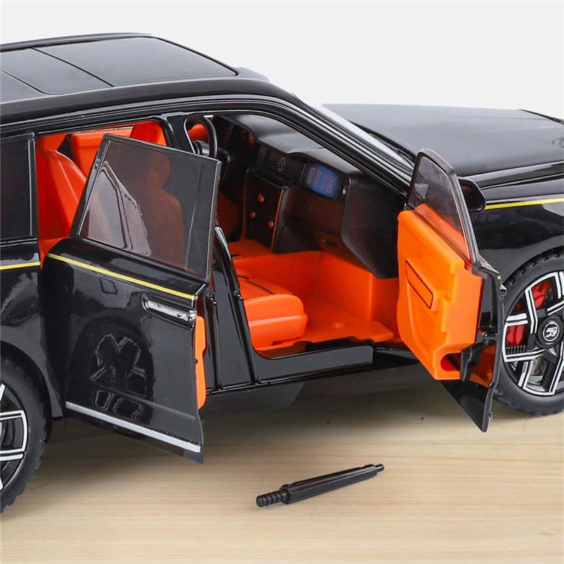 1/24 2025 Rolls Royce Cullinan SUV Alloy Luxury Car Model Diecasts Metal Car Vehicles Model Sound Light Simulation Kids Toy Gift