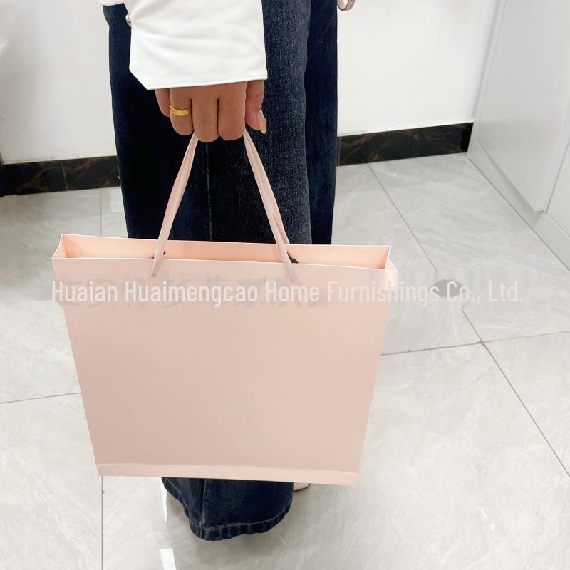 

Шелковая маска для глаз с леопардовым принтом и набор аксессуаров: В комплект входит наволочка, резинка для волос, повязка на голову и светонепроницаемая маска для сна.