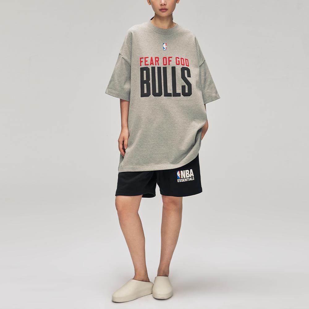 Fear of God Essentials Bulls 90s Tee Concrete Heather Men Tops Grey 125NB252006F