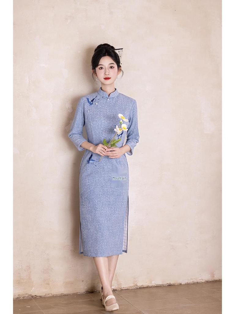 2025 Autumn New Embroidered Knitted Cheongsam Dress - Slim Fit, Retro Chinese Style for Women & Girls