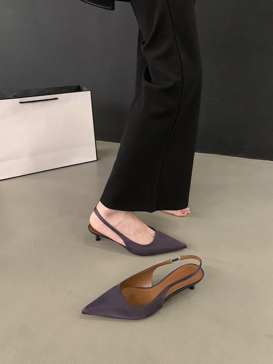 

Французские босоножки с заостренным носком на высоком каблуке, туфли-мешки, новинка лета 2024 года, ретро-темперамент, нишевая обувь на тонком каблуке с острым носком 40 фиолетовый