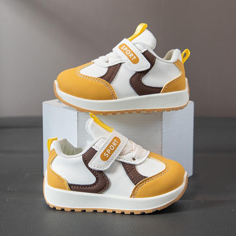 

Soft Sole Sports Shoes for Toddlers: Non-slip, Breathable, Anti-kick Shoes for Boys & Girls. Size 18, Inner Length 13cm жовтий