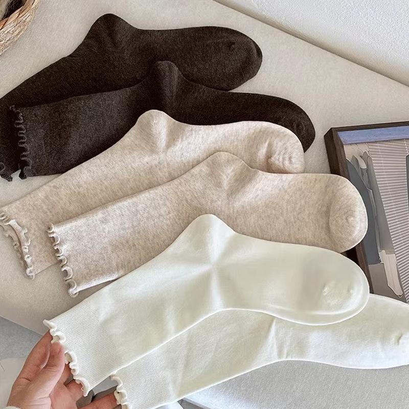 Women's Pure Cotton Ruffle Mid-Calf Socks, Soft Coffee Color, Breathable and Comfortable.