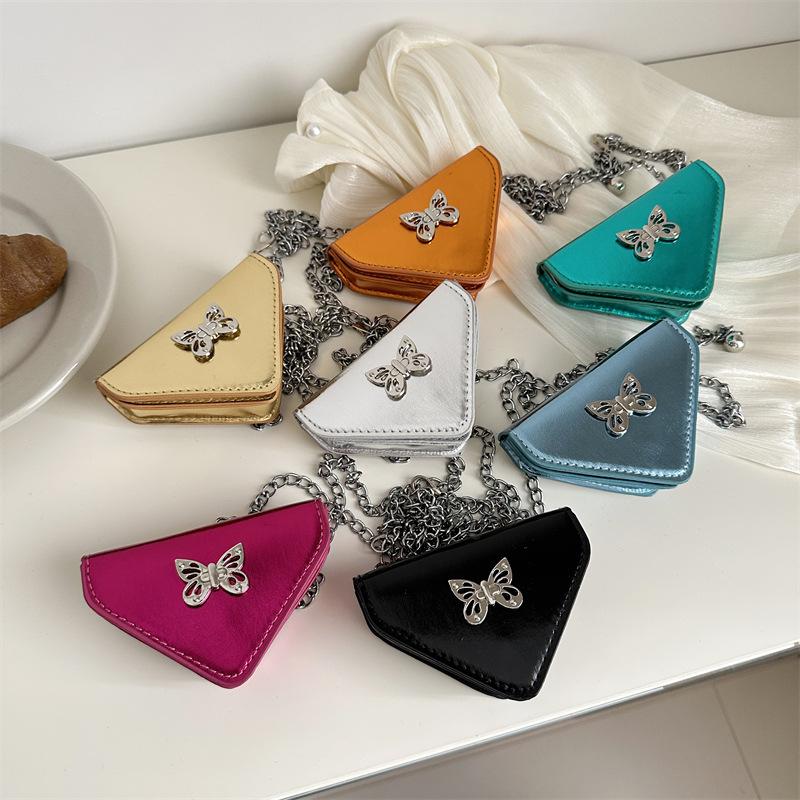 

D shaped Triangle Bag Women s Decorative One shoulder Diagonal Straddle Bag Small Bag Fashionable Versatile Fashion Chain Mini Exterior Bag