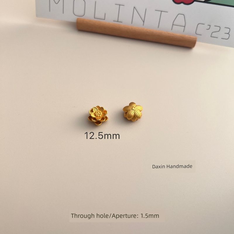 

Вьетнамское россыпное золото Маленькая подвеска в виде цветка персика Привлекающая мужчину а Фу Тот же стиль Счастливые DIY аксессуары Ремешок для ношения Браслет Ручной работы Lotus through hole 1 (front and back introduction)