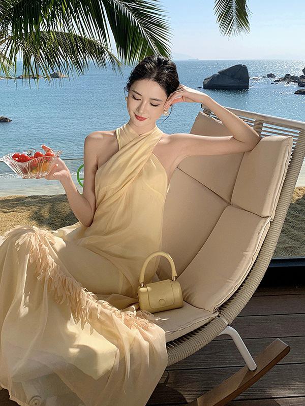 

Elegant French Tassel Halter Maxi Dress: Vacation-Ready Beach Style Medium
