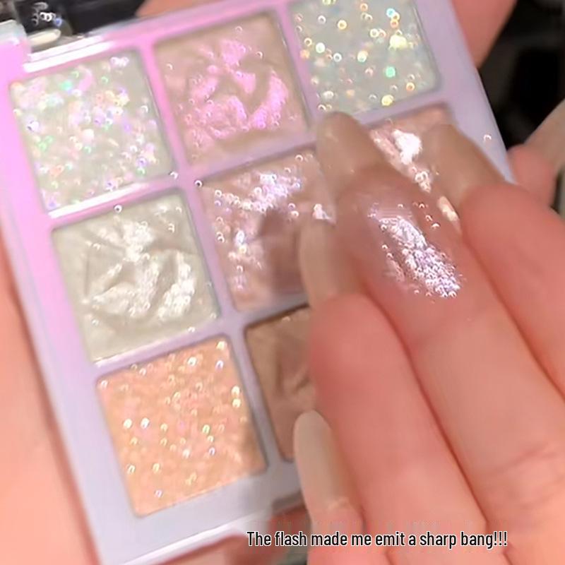 Palette Ombretti Kappel Fiocco di Neve Nove Colori: Illuminanti Scintillanti e Tonalità Ghiacciate per le Borse Sotto gli Occhi.