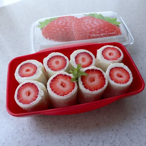Komori Resin Fresco Separate Lunch Box, Strawberry, 500ml