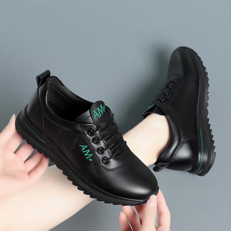 Kleine Witte Schoenen Dames Nieuwe Mode Sport Casual Zachtzoolleren Schoenen Lente en Herfst Designer Moeder Sneakers