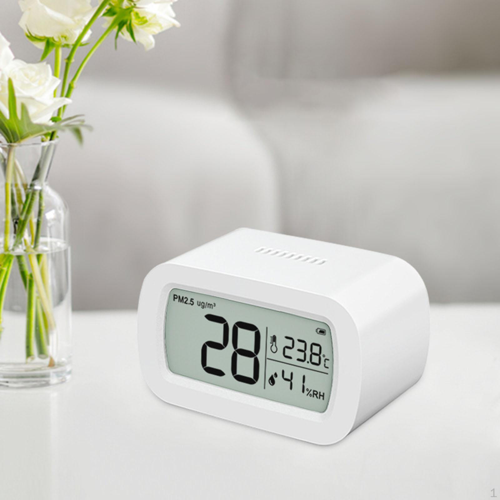 

Комнатный термометр и гигрометр для гостиной