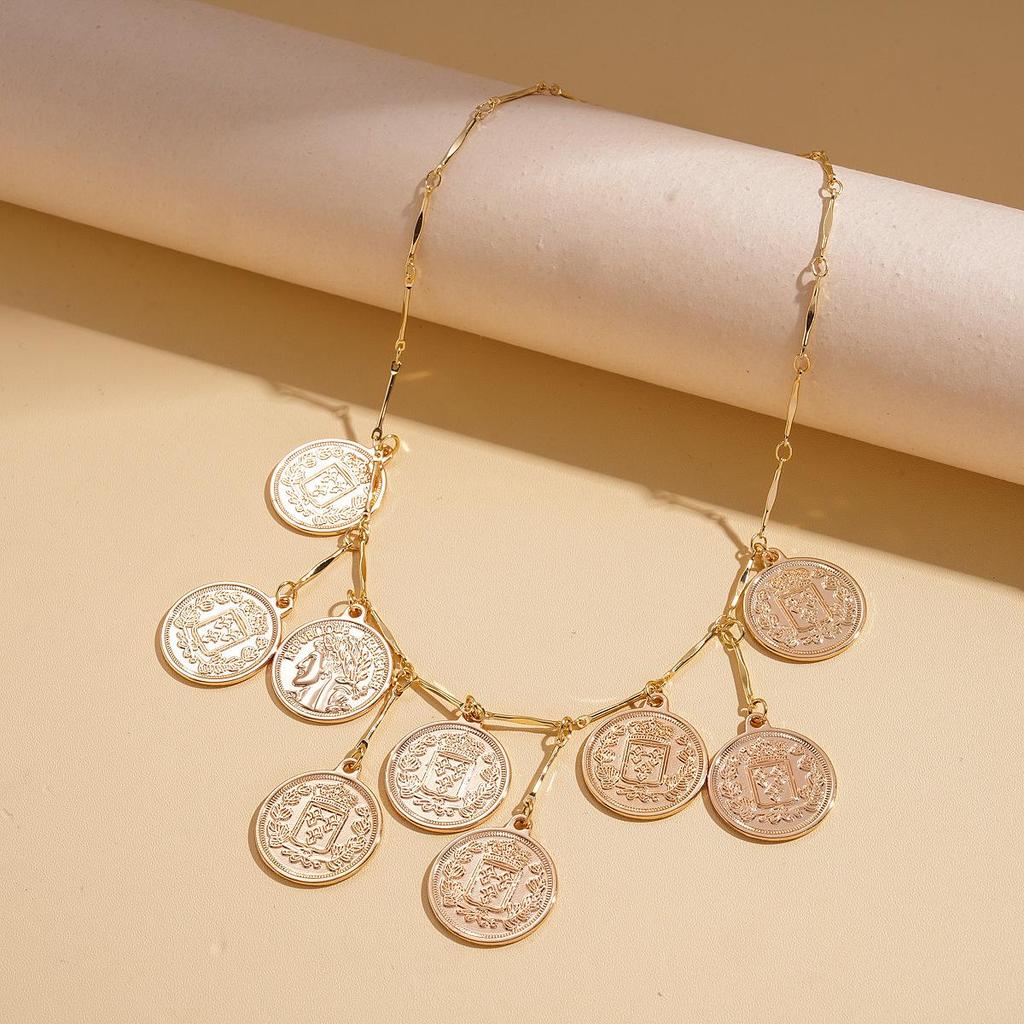 Elegant Acrylic Glass Beaded Pearl Necklace for Women – Versatile and Sophisticated Accessory