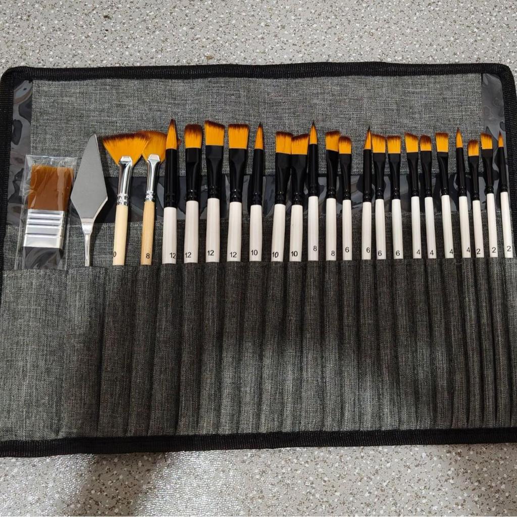 32-Piece Wooden Handle Art Brush Set: Nylon Bristles for Watercolor and Oil Painting