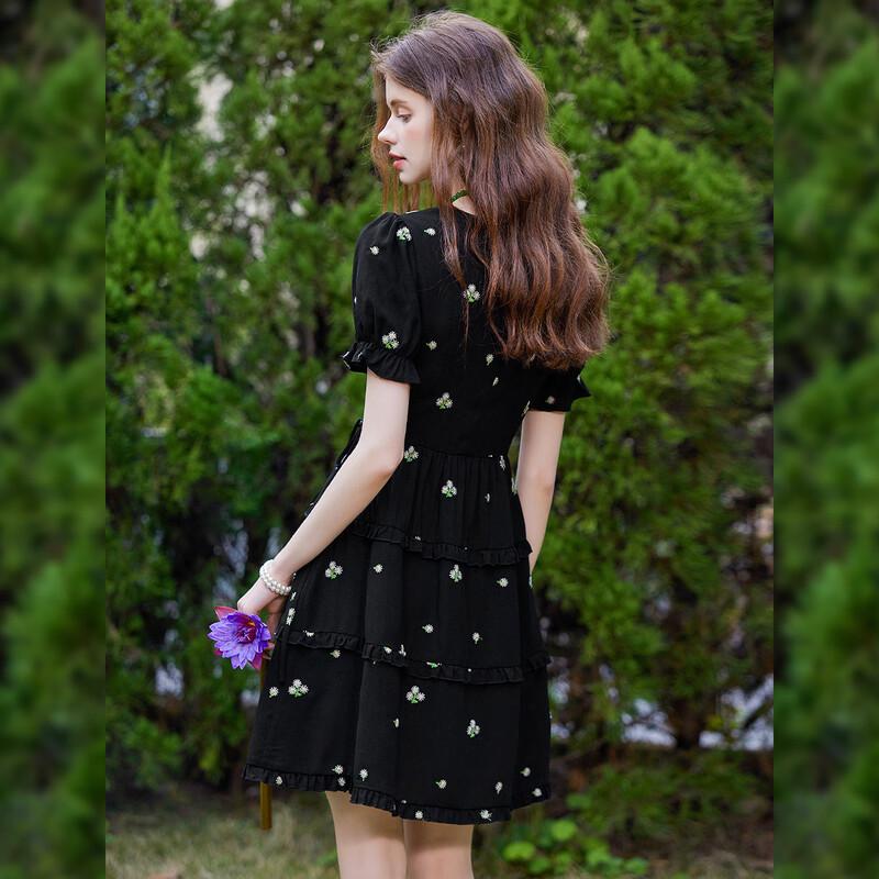 Elegant Contrast V-Neck Embroidered Mini Dress