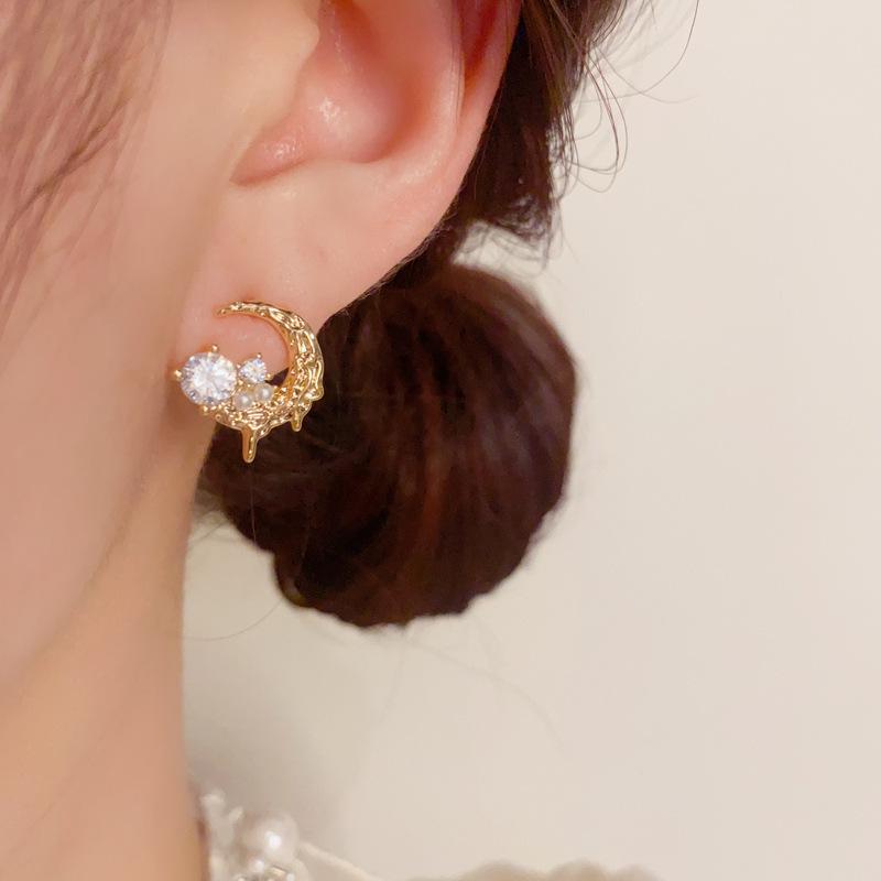 Stylish Zircon Moon Stud Earrings for Women - Unique Design