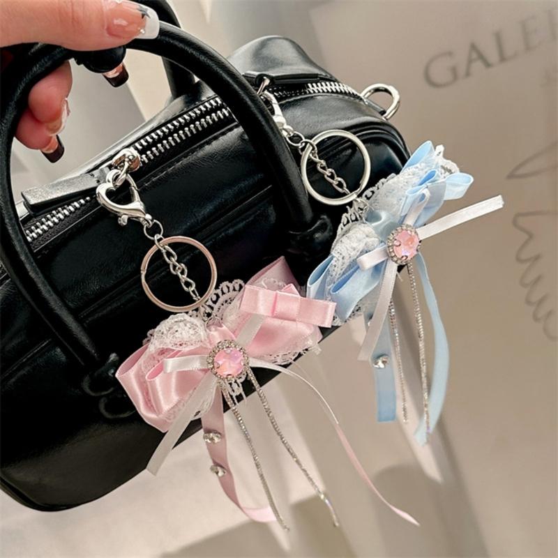 Uroczy Wisiorek z Koronki i Wstążki Motyl Zawieszka do Telefonu Uroczy Ornament do Zawieszenia na Torebce Dziewczęcej na Breloczek lub do Dekoracji Torby