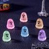 Halloweenska ozdoba duch 20/50/100 ks Figúrka svietiaca v tme Mini kreslené živicové figúrky Soška Svetlý miniatúrny stolový dekor Strašidelný