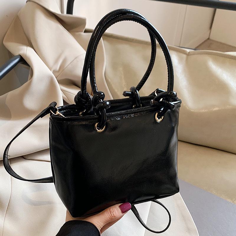 Premium Maillard Bag Women's New Red Wedding Bags Fashion Hand Carrying One Shoulder Crossbody Bucket Bag