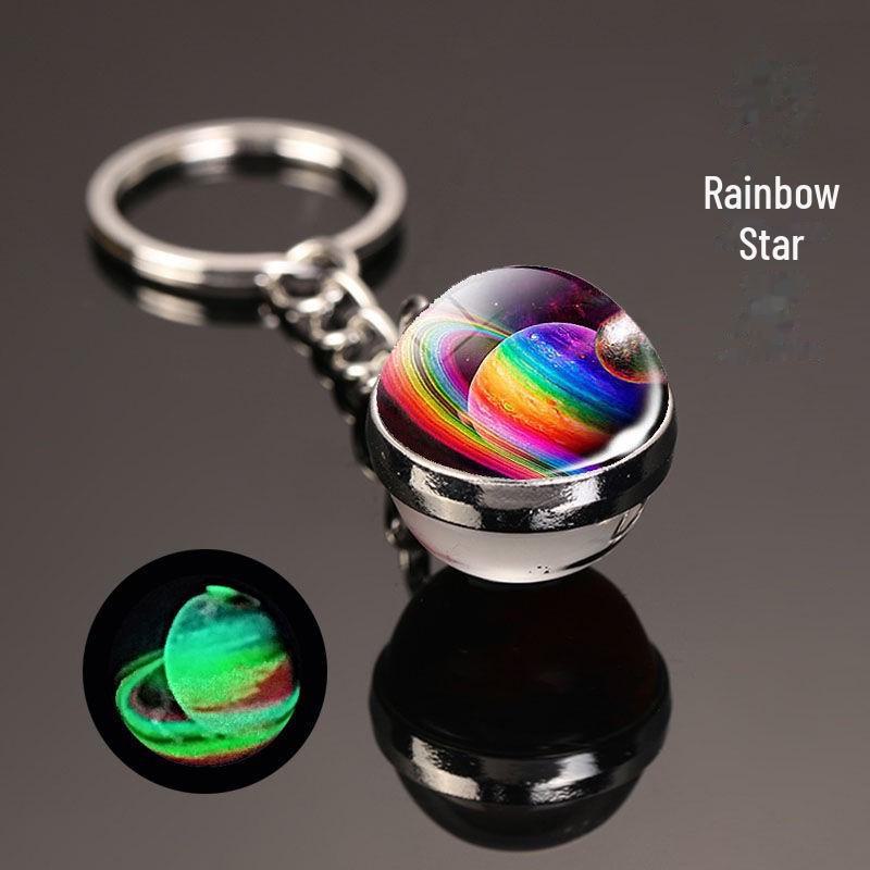 Oboustranná křišťálová galaktická klíčenka s designem planet a měsíce