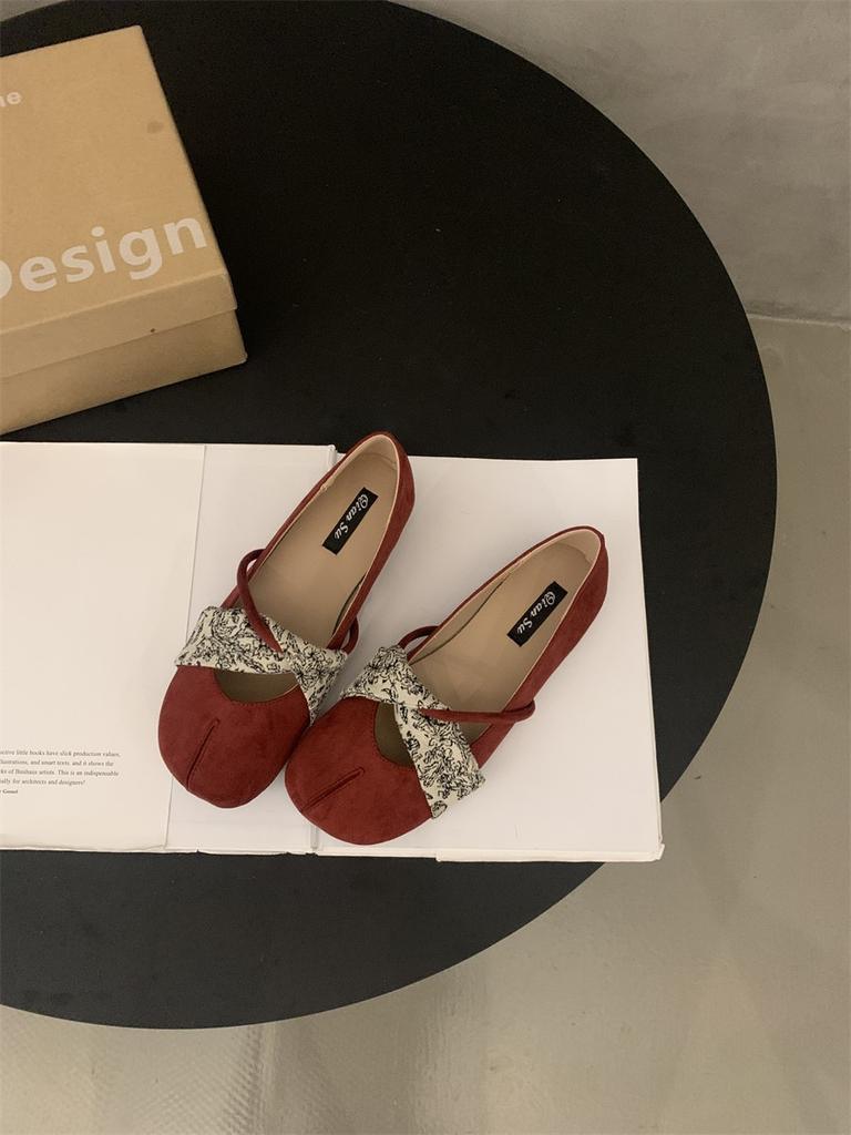 Flat-bottomed Retro Mary Jane Shoes Women's Shoes Spring and Autumn Suede Light Mouth One-word Belt with Skirt Single Shoes