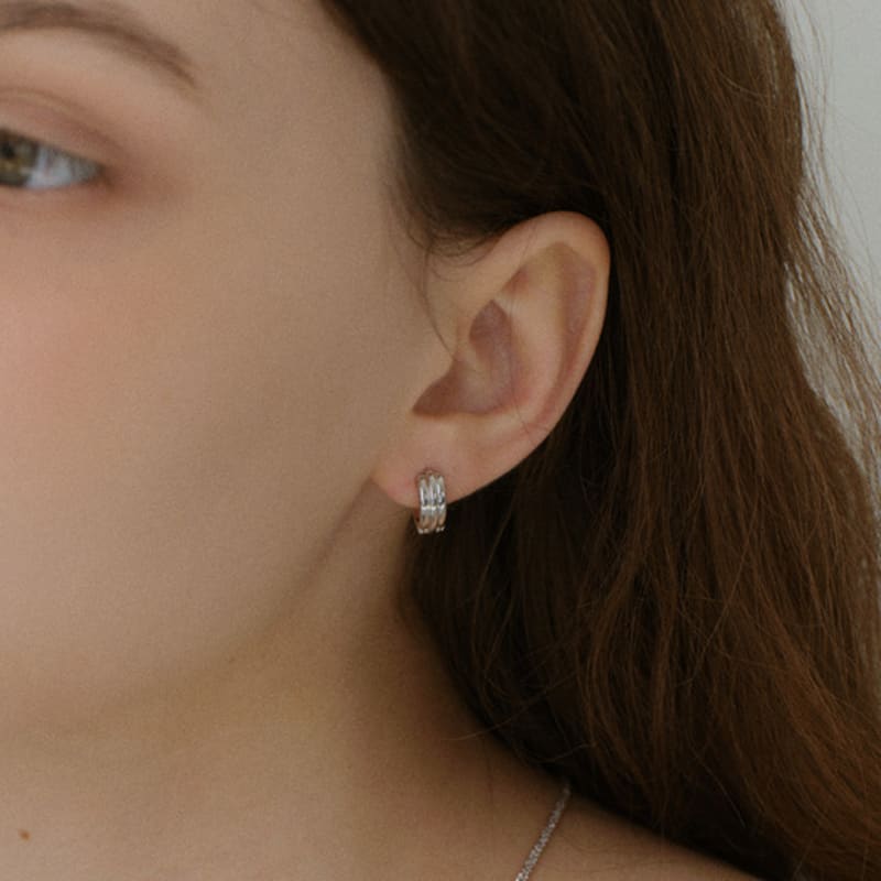 

NORMALLEE [White gold] Horizon One-touch Earrings Silver(+white gold plated)