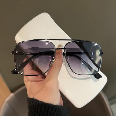 New Fashion Classic Square Sunglasses Cool Men Vintage Brand Design Metal Sun Glasses Women Shades UV400