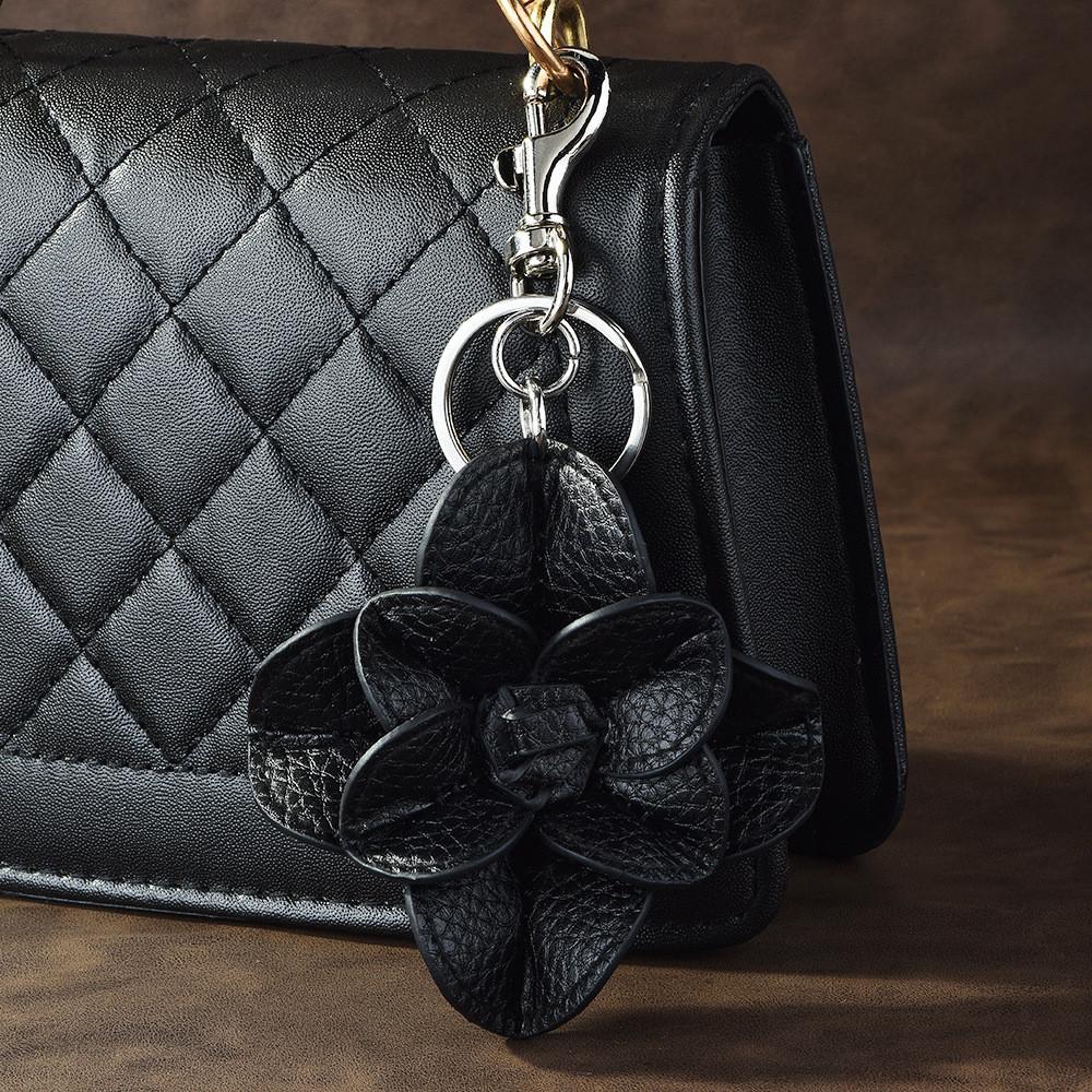Mode-Autoschlüsselanhänger mit Kunstleder und Blumenmuster für Tasche und Schlüssel