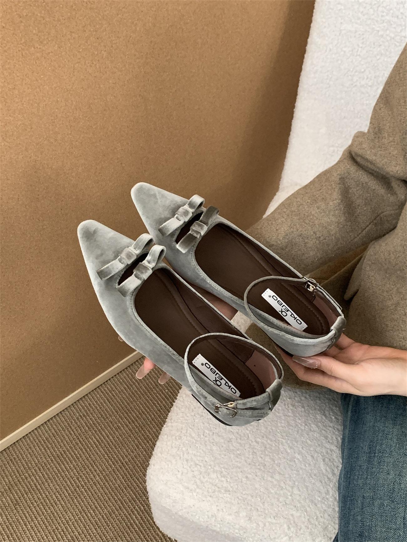 

Французские потрясающие бархатные туфли-лодочки с неглубоким вырезом и пряжкой-однословом, женские осенние вечерние, с острым носком и бантом, туфли-бабушки с юбкой 39