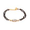 Estele Evil Eye vergoldetes Armband mit schwarzen Perlen, österreichischen Kristallen und Kundan für Damen