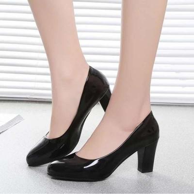 Spring and Autumn New Soft Surface Medium Heel Single Shoes Ladies Thick Heel Round Head Professional High Heels Shallow OL Work Large Size Leather