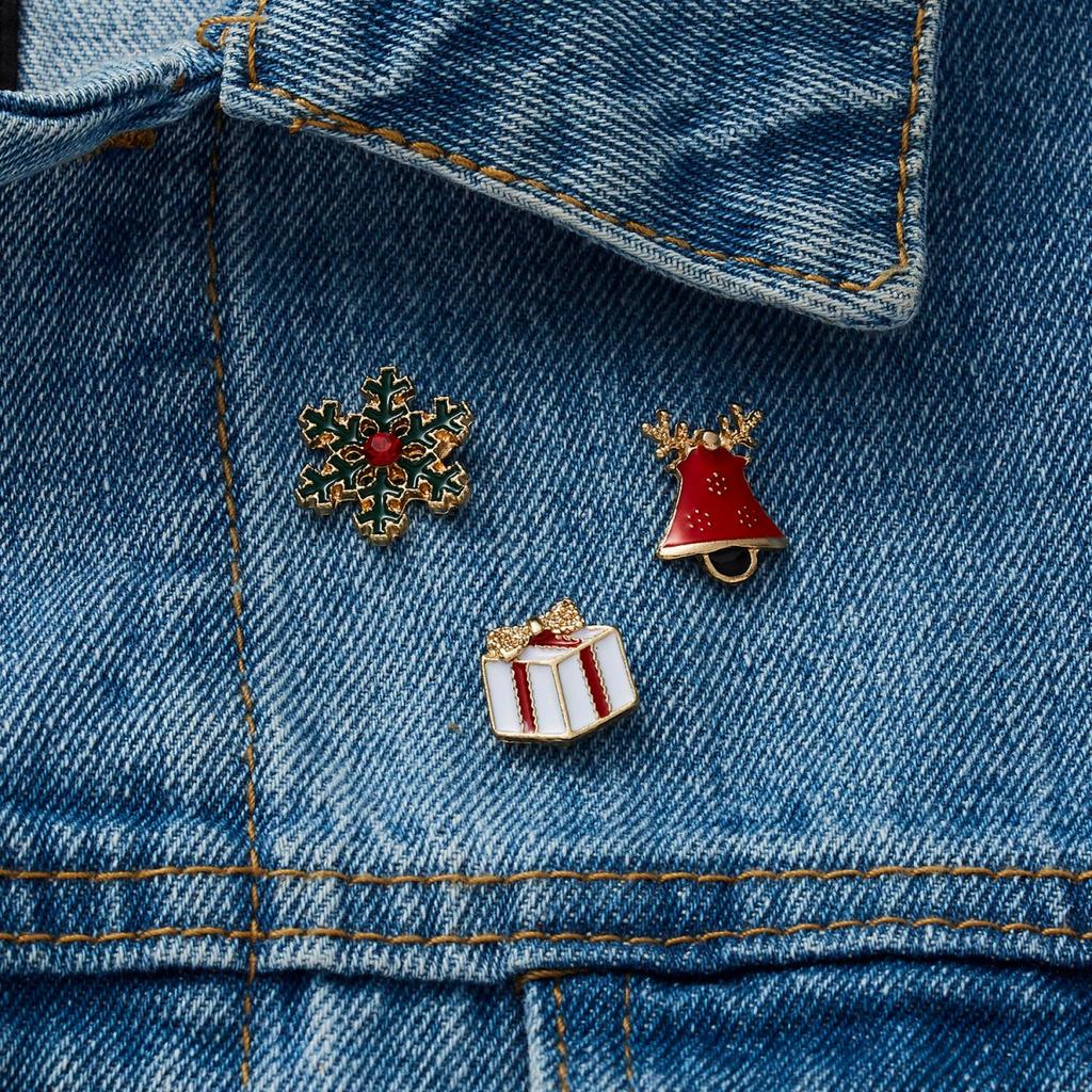 Christmas Brooch Pins Set Bell Snowflake Gift Box Snowman Deer Sock Crutch Tree Santa Claus Enamel Badge Jewelry For Women Men