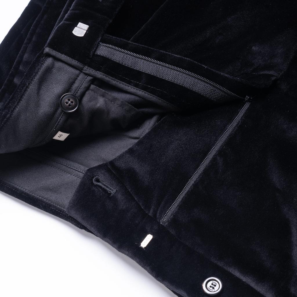 Gucci Velvet Pleat Front Shorts 679464-Z4716-1000